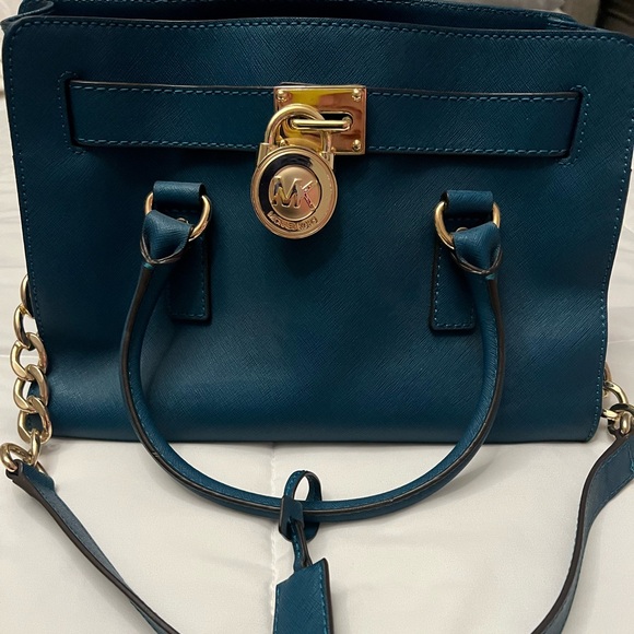 Michael kors purse/wallet combo - Picture 2 of 6